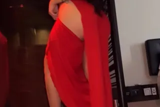 just arrived here 🤩 love I have all the 😍 services available honey - Image 1